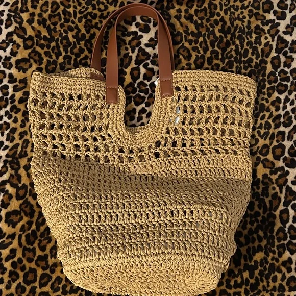 NWT Banana Republic Tan Crochet Tote Bag - Picture 3 of 4